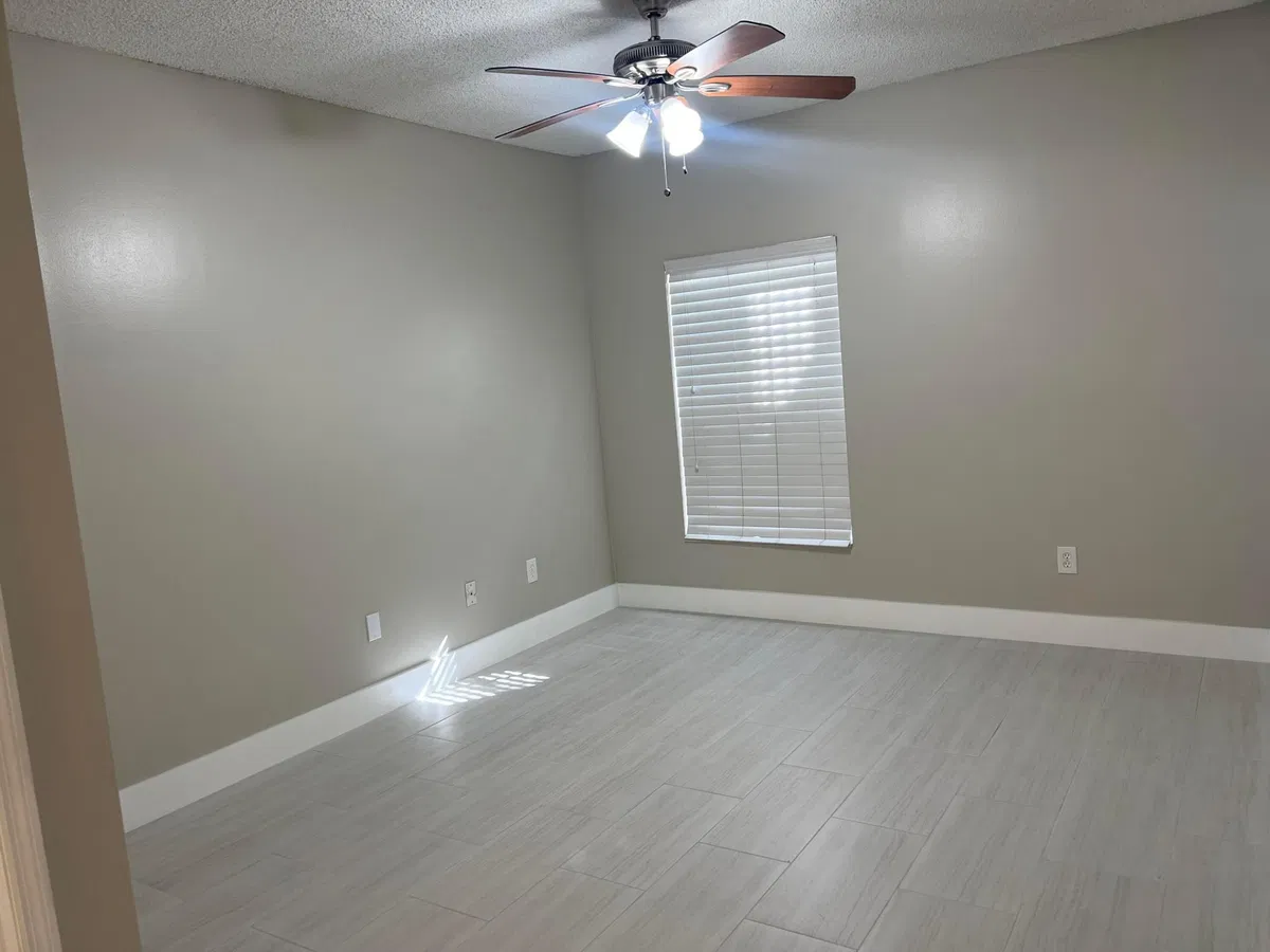  Unit 1504 photo 13