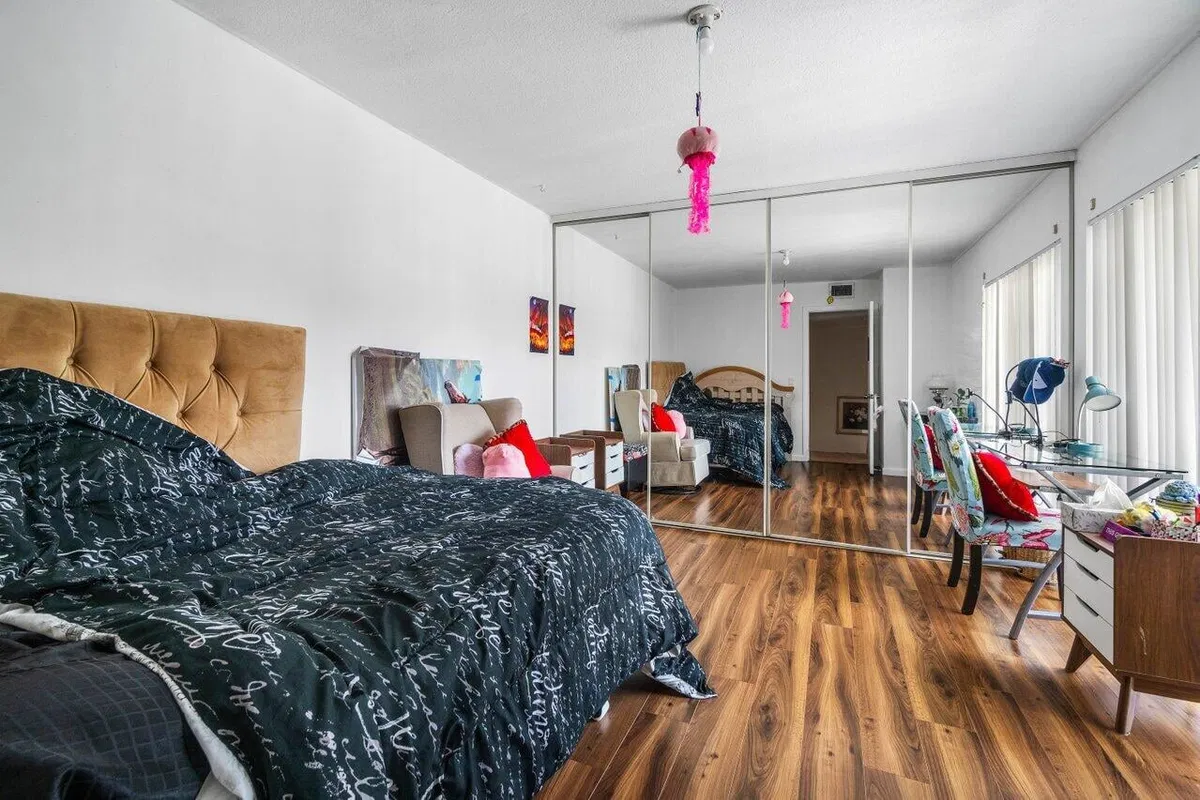 Residence photo 22
