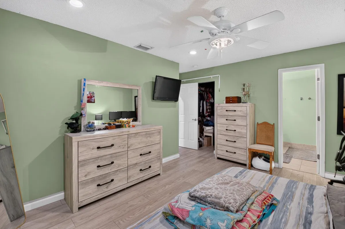 Residence photo 19
