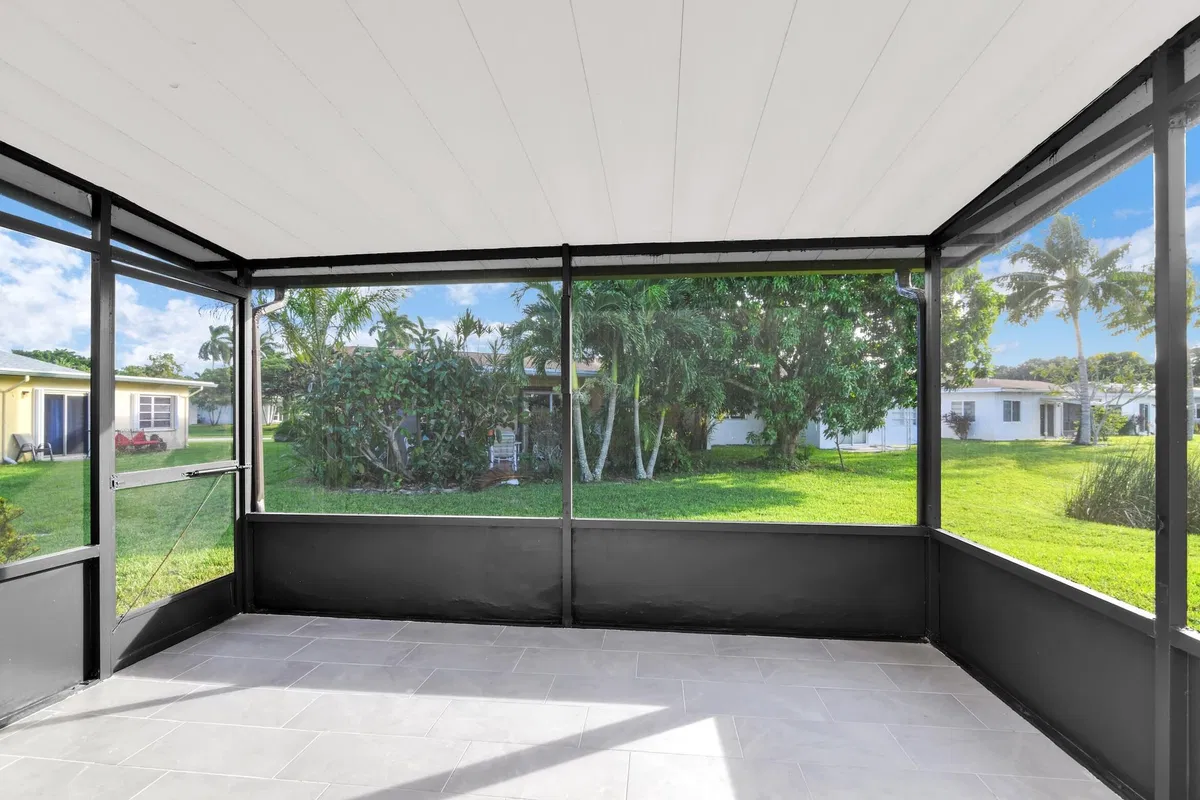 Residence photo 25