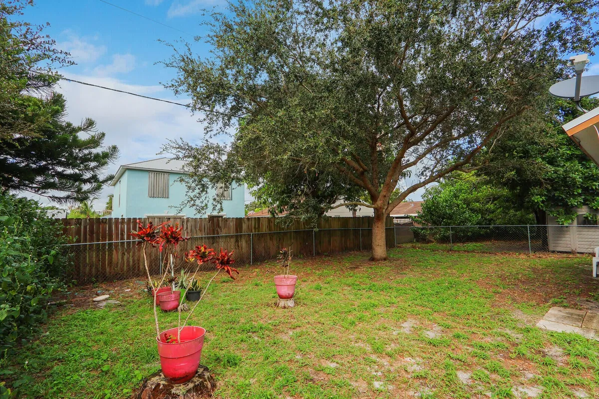 Residence photo 10