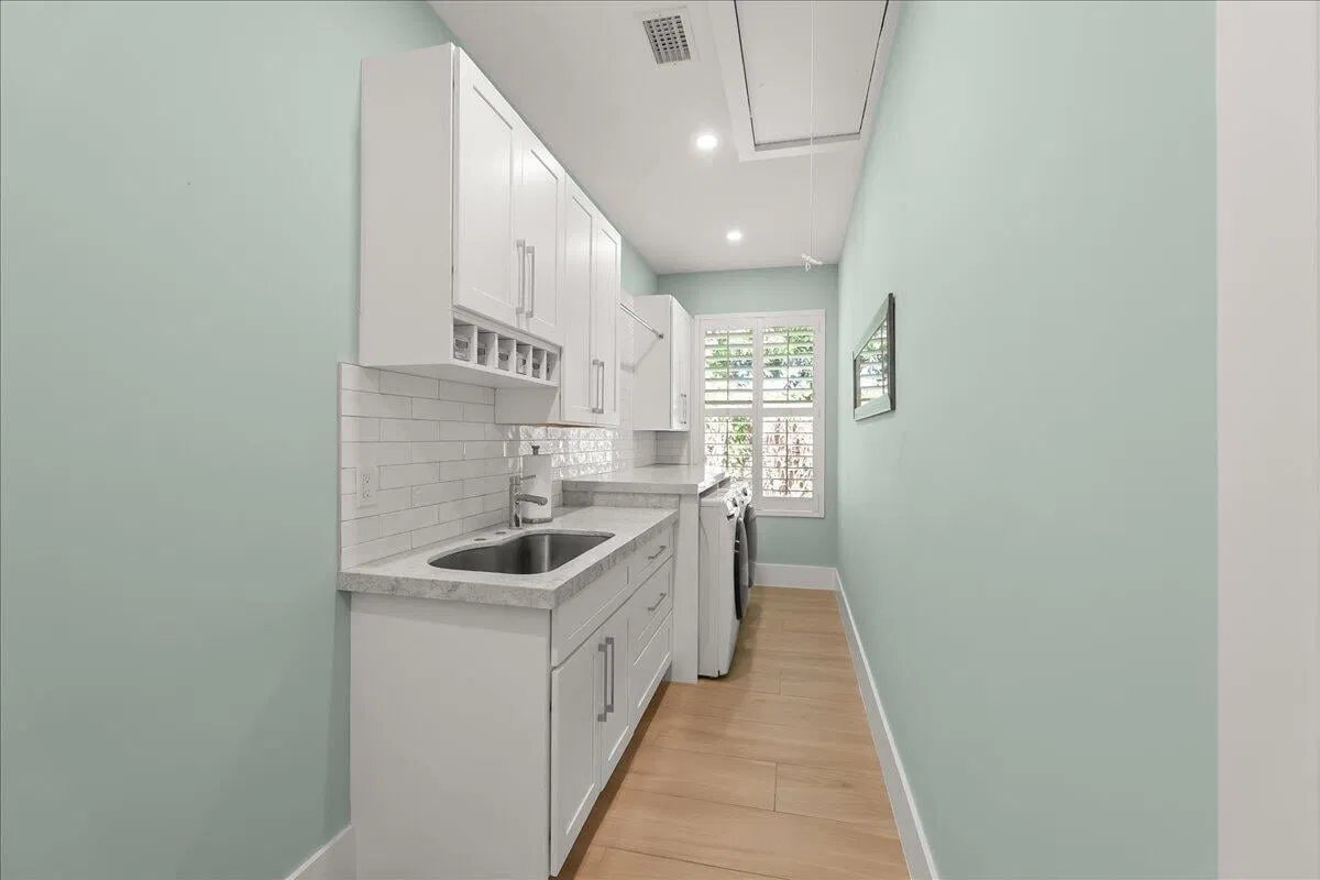 Residence photo 16