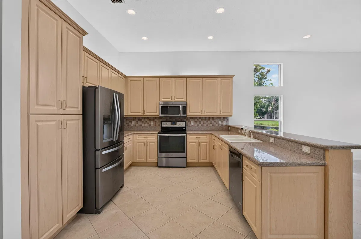 Residence photo 16