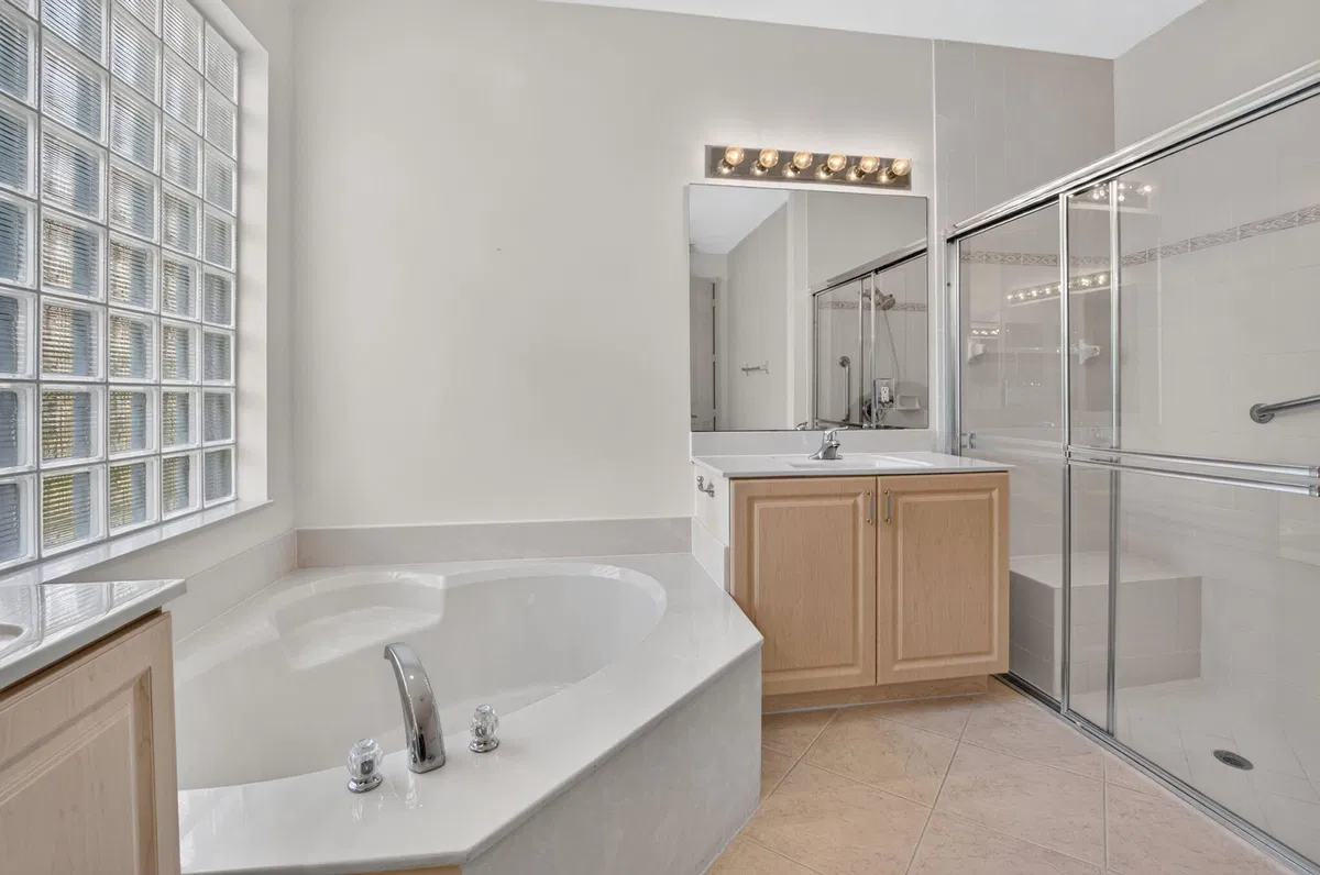Residence photo 31