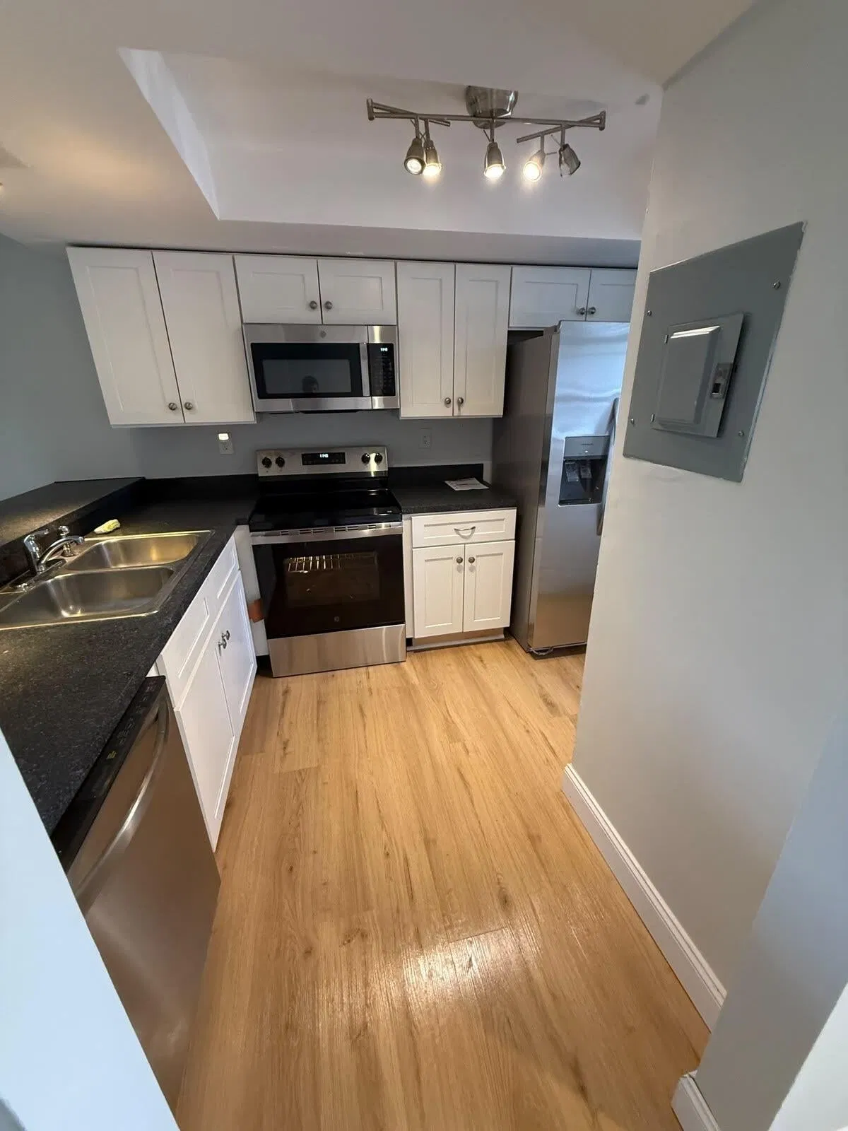 Unit 105b photo 4