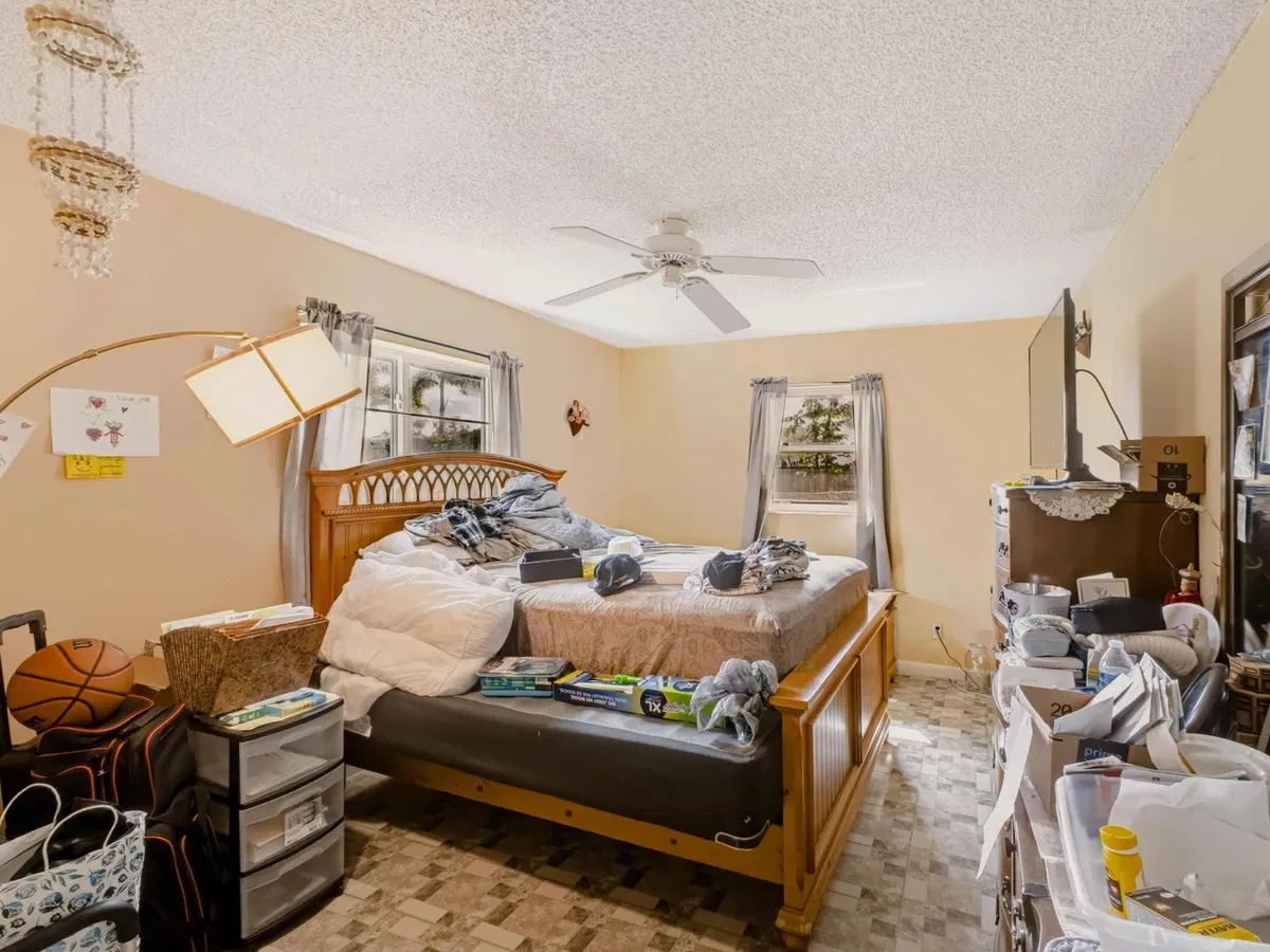 Residence photo 22