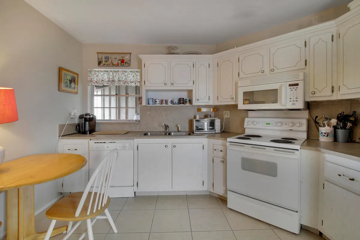  Unit 203 photo 7