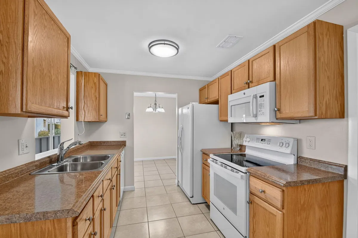  Residence photo 16