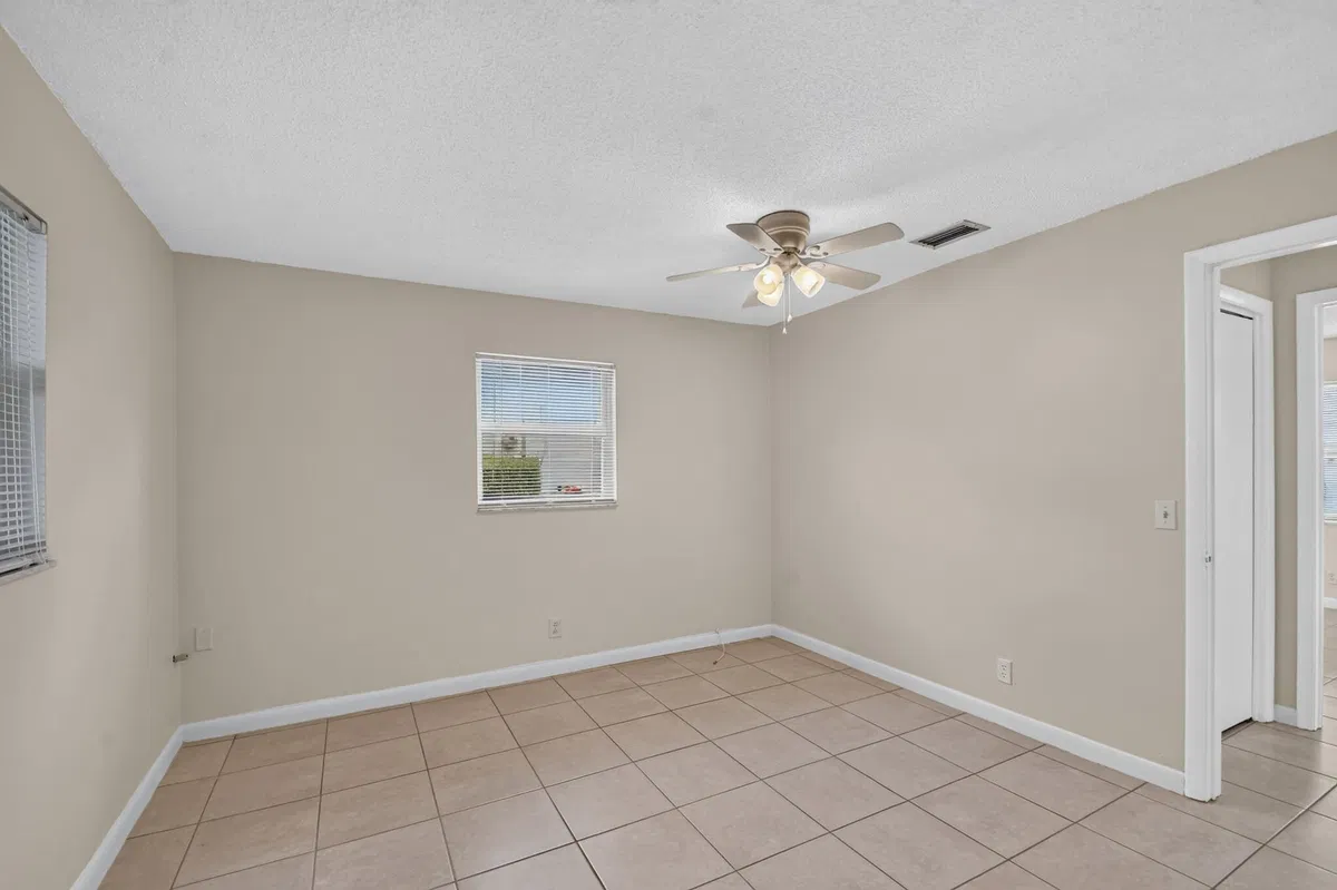  Residence photo 25