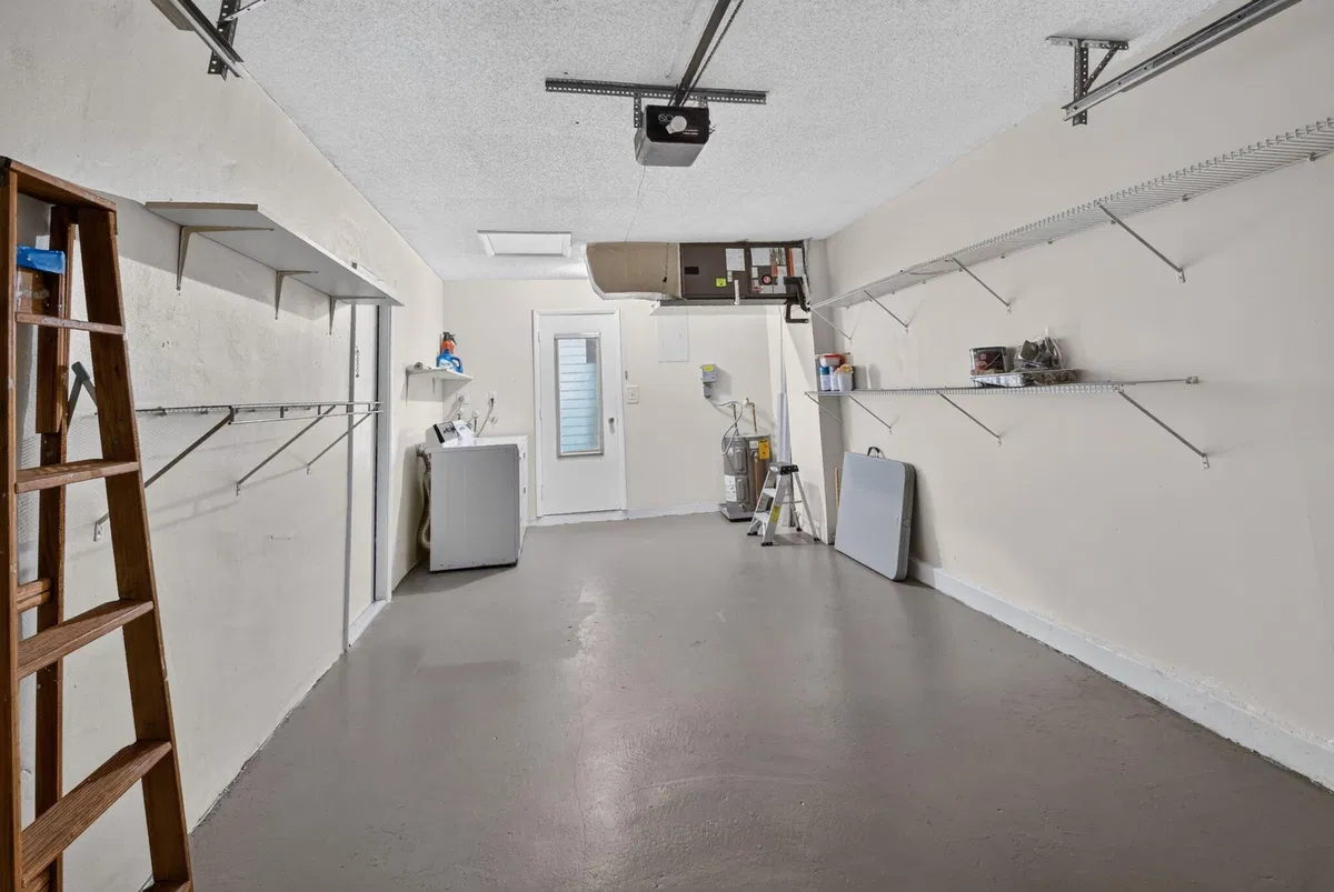  Residence photo 37