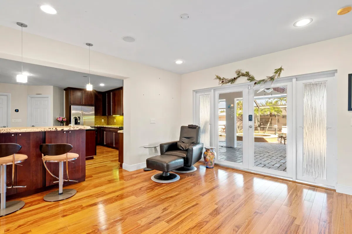 Residence photo 19