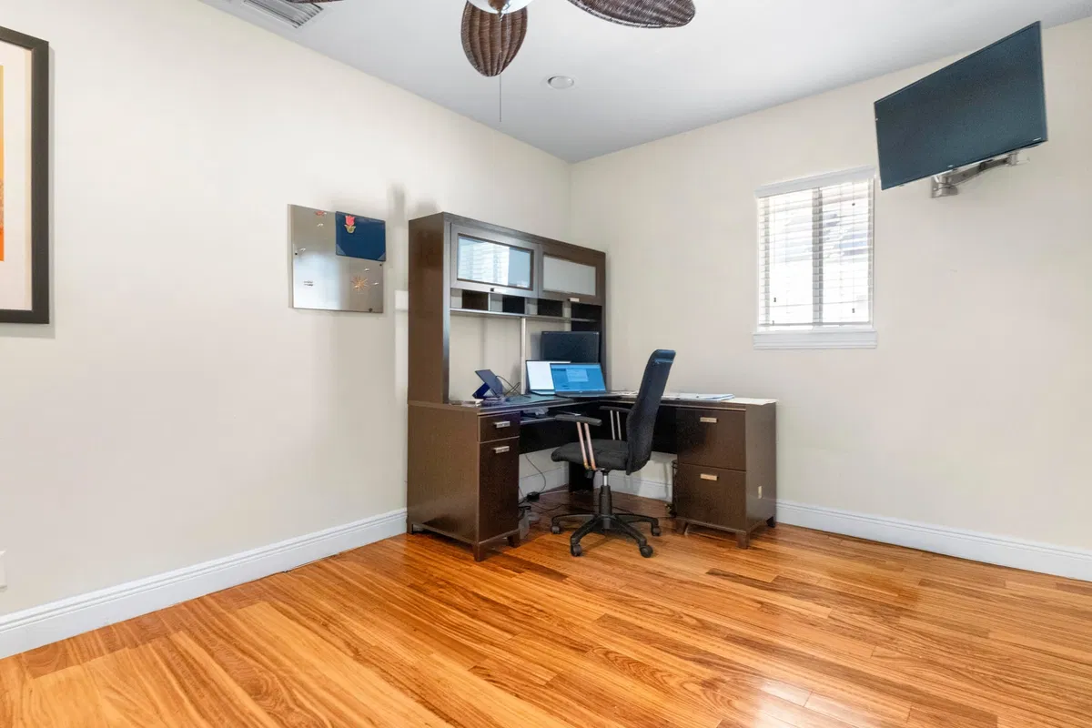 Residence photo 28