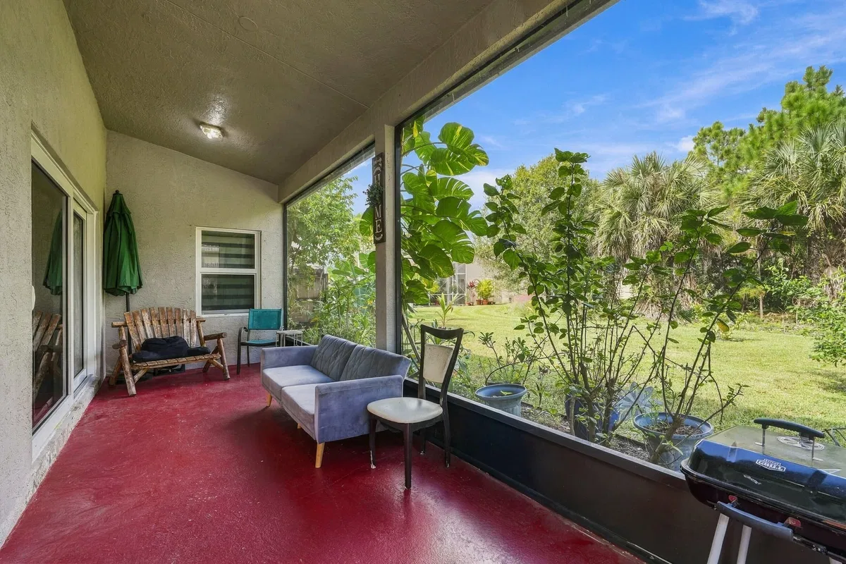 Residence photo 25