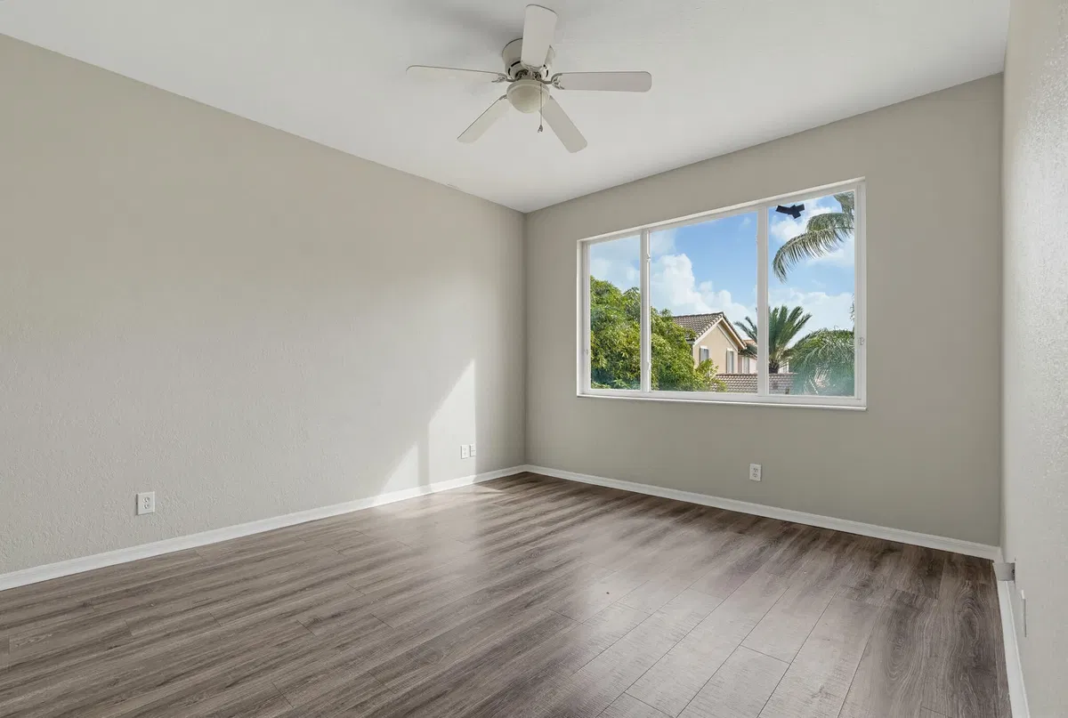 Residence photo 25
