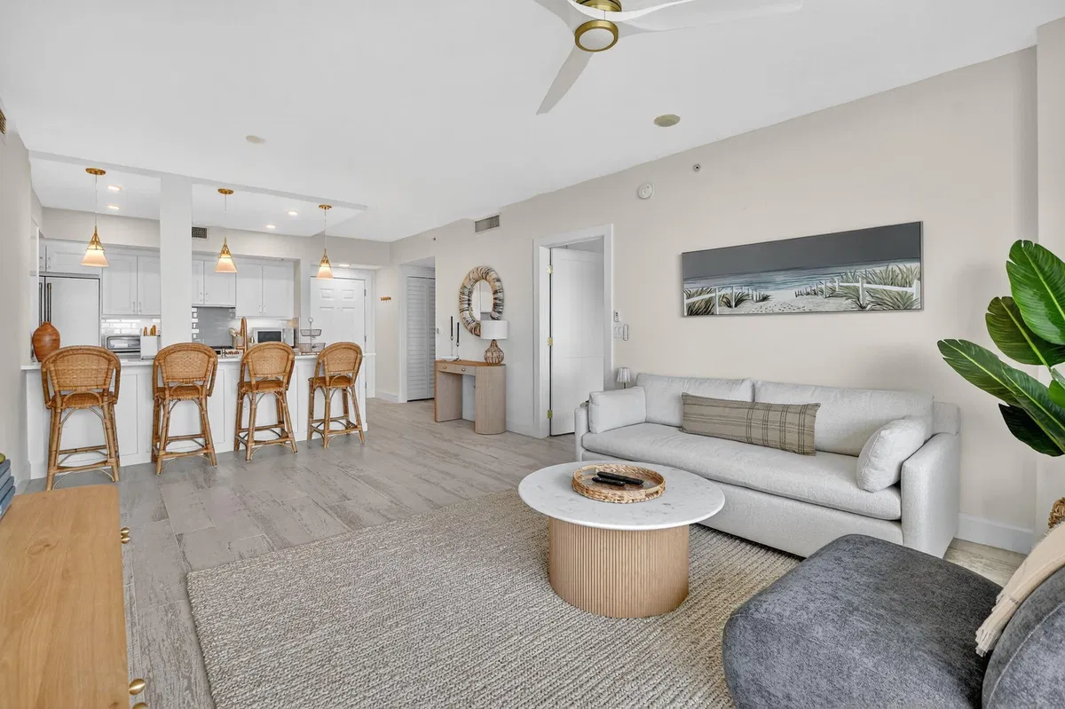 Unit 1204 photo 16