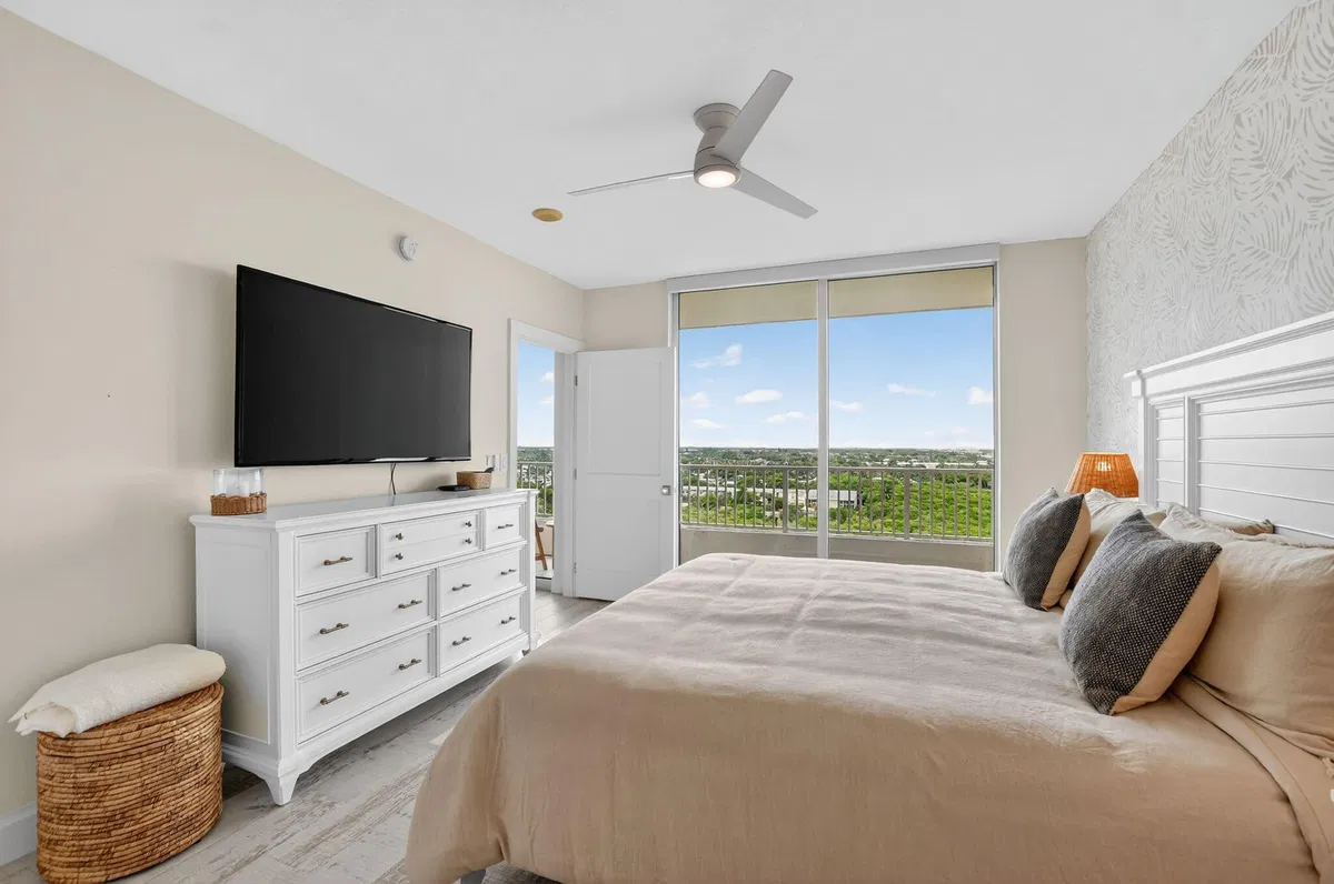 Unit 1204 photo 19