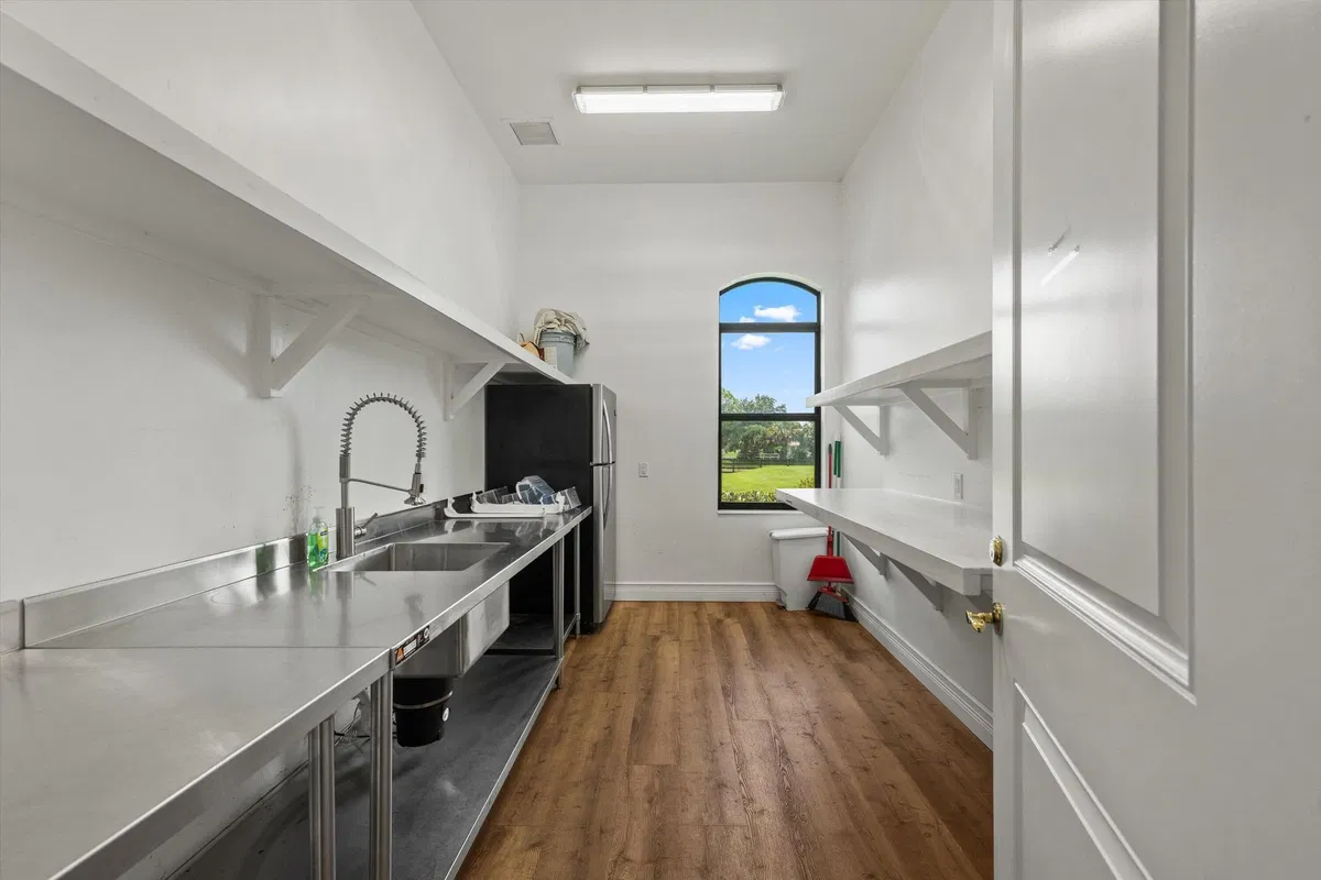 Residence photo 34