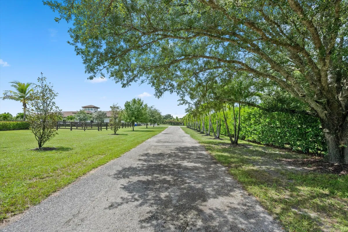 Residence photo 46