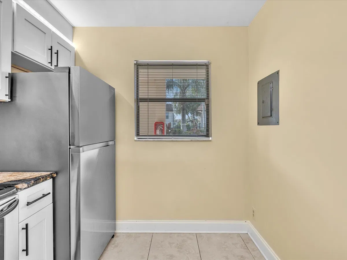 Unit 105 photo 10