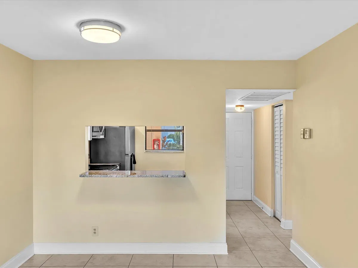 Unit 105 photo 22