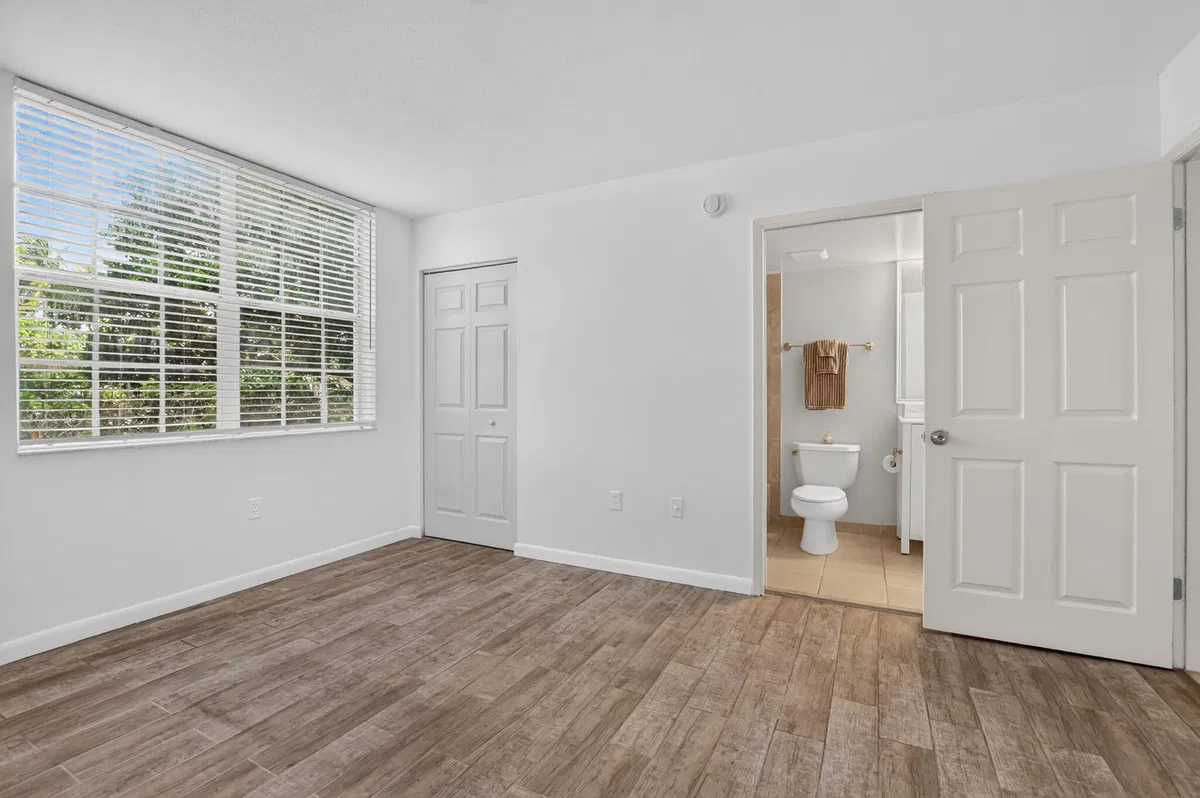 Unit 102 photo 34