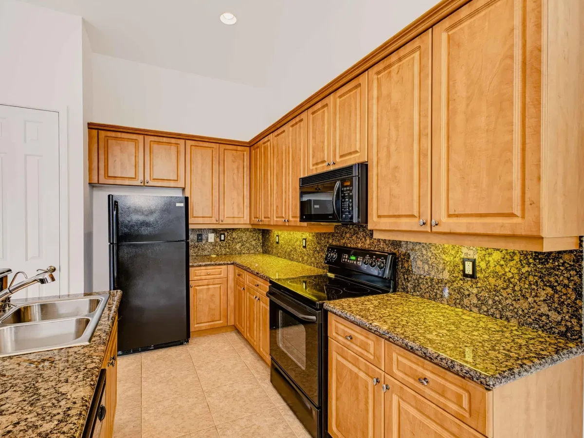  Residence photo 19
