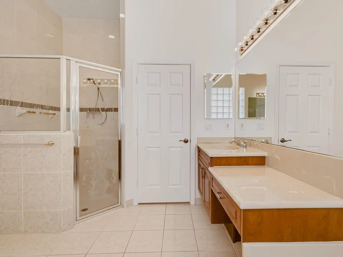  Residence photo 34