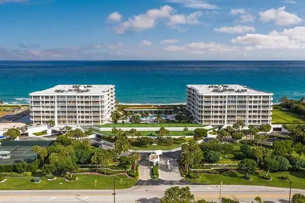 Sloan's Curve Palm Beach condos, Florida — photo 1