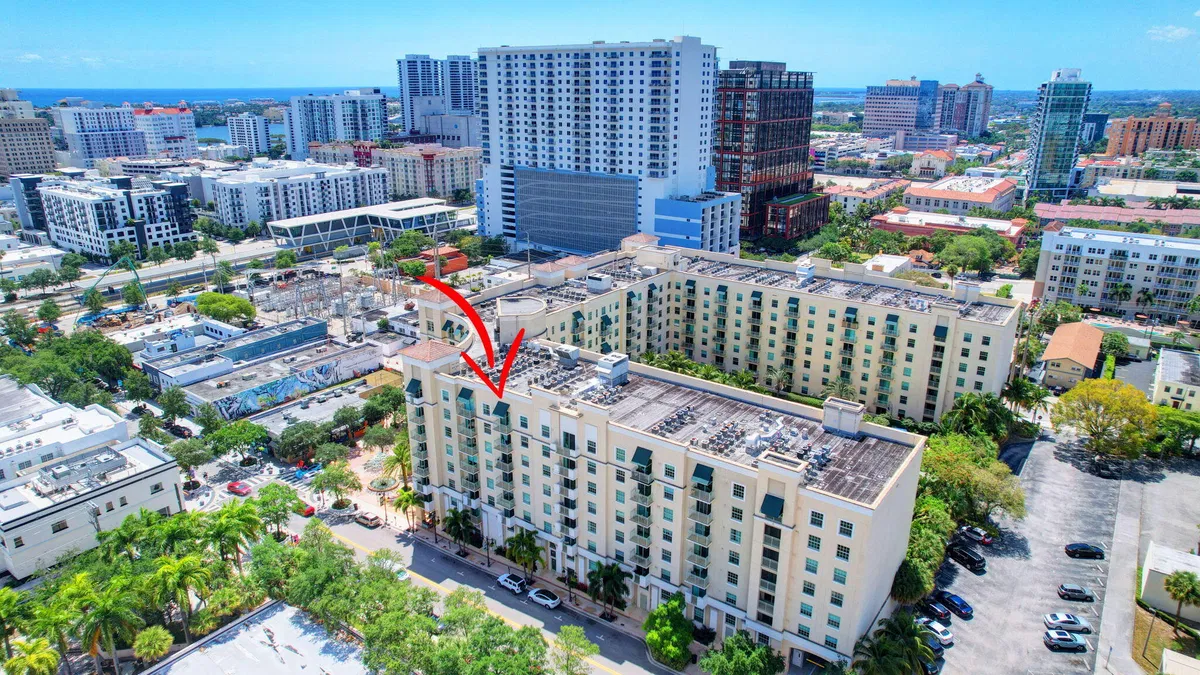 610 Clematis Unit 808 photo 25
