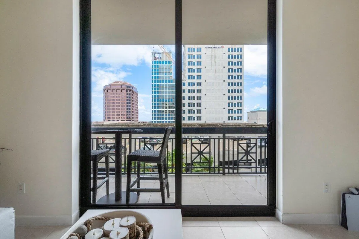 One City Plaza Unit 609 photo 7