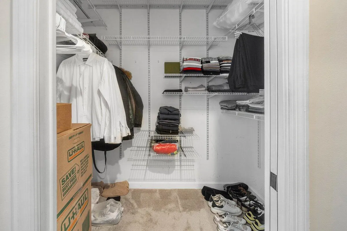 One City Plaza Unit 609 photo 22