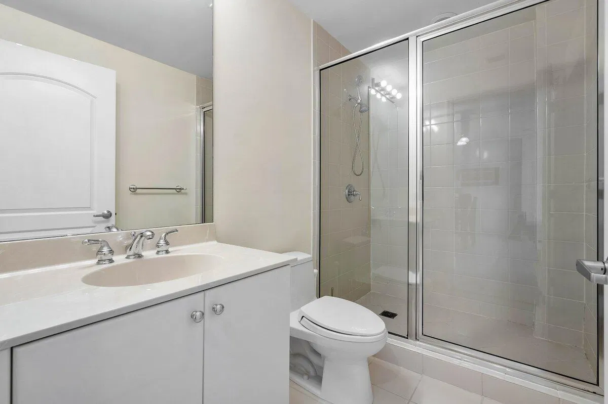 One City Plaza Unit 609 photo 25