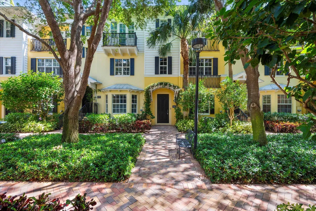 Magnolia Court Residence photo 4