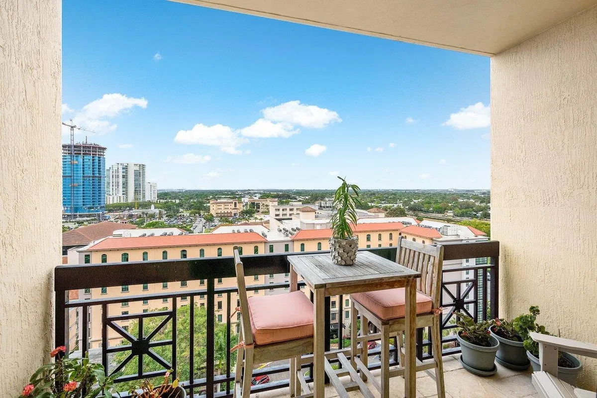 One City Plaza Unit 1001 photo 25