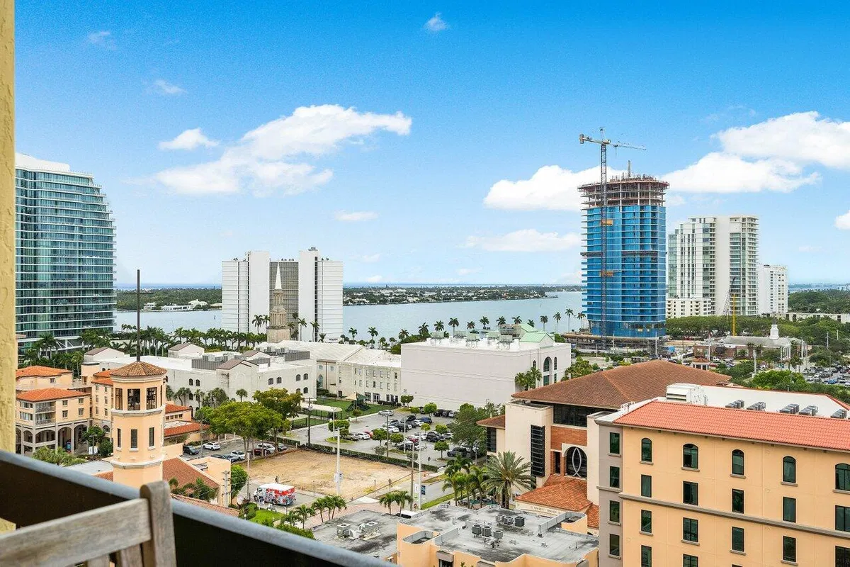 One City Plaza Unit 1001 photo 28
