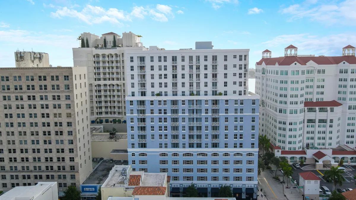 The Strand Unit 1022 photo 52
