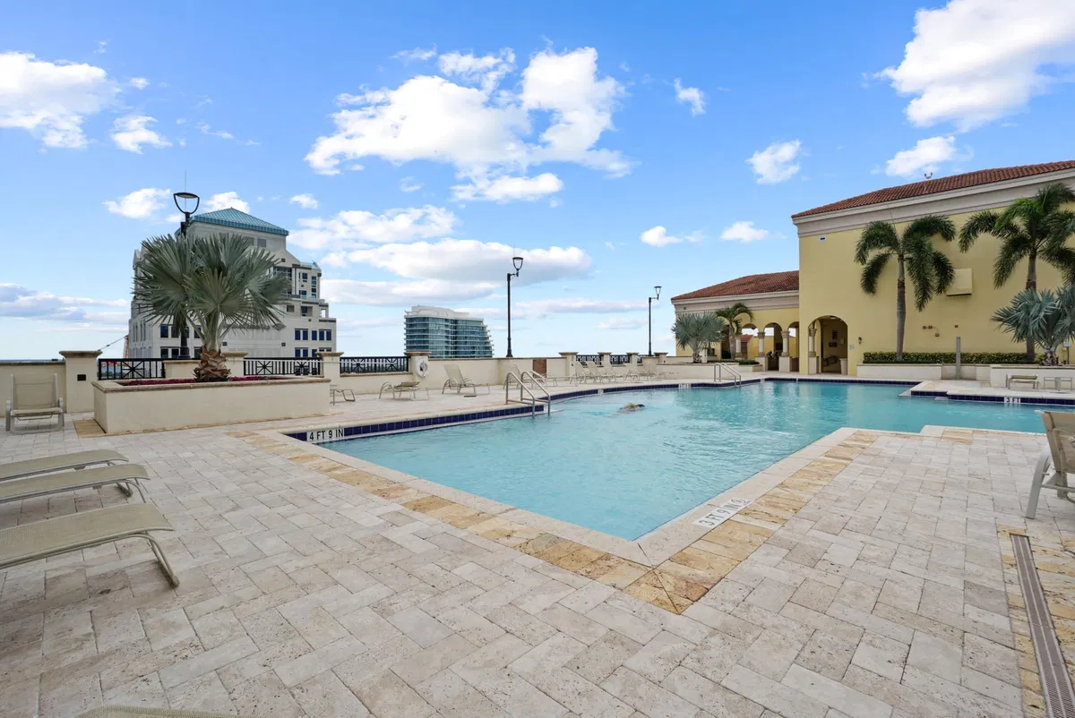 One City Plaza Unit 412 photo 22