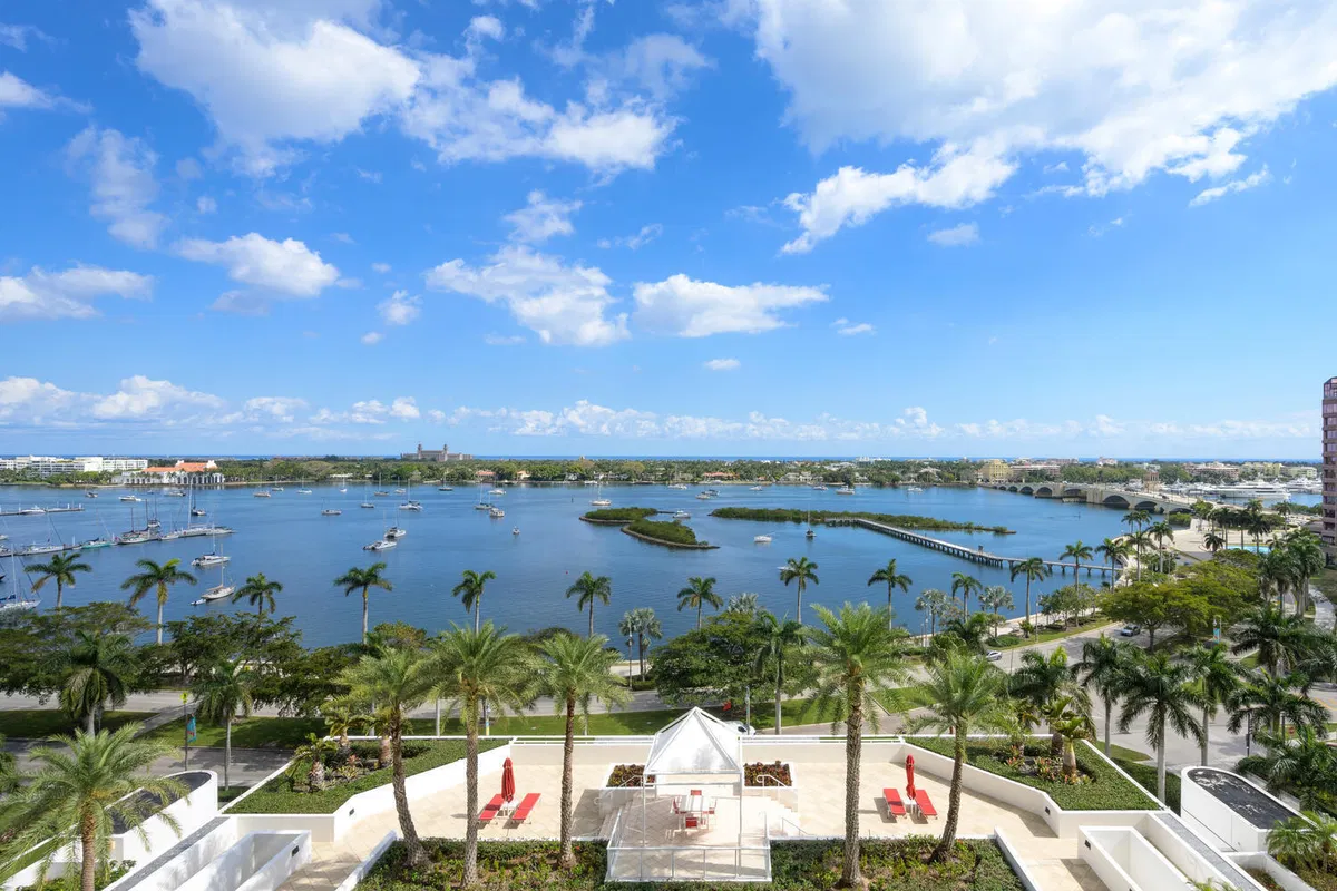 The Plaza of The Palm Beaches Unit 10c