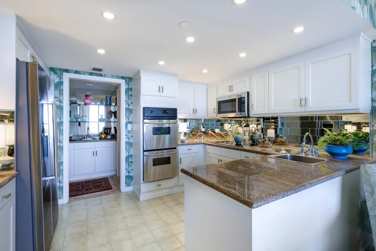 The Plaza of The Palm Beaches Unit 10c photo 4