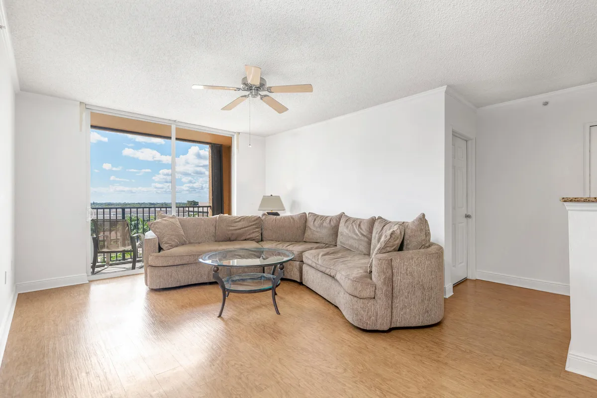 The Tower Condominium at Cityplace Unit 609 photo 7
