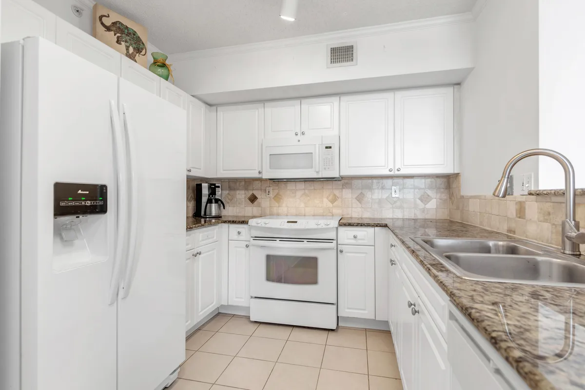 The Tower Condominium at Cityplace Unit 609 photo 13