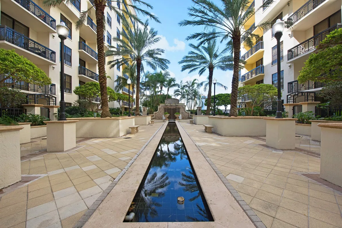 One City Plaza Unit 1027 photo 31