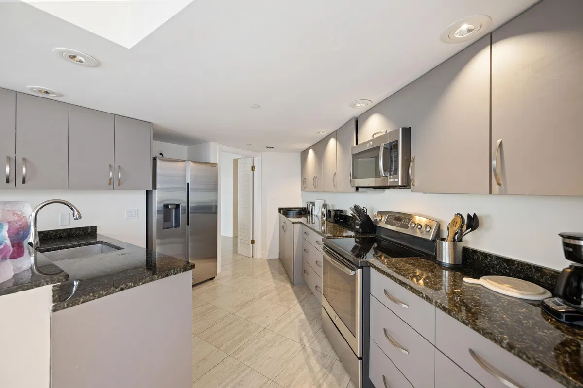 The Plaza of The Palm Beaches Unit 23a photo 13