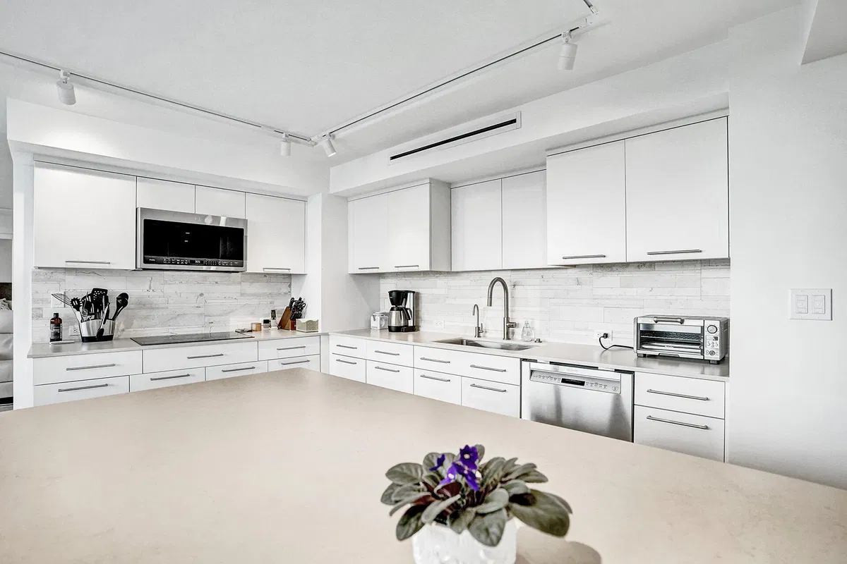 Trianon Unit 1006 photo 10
