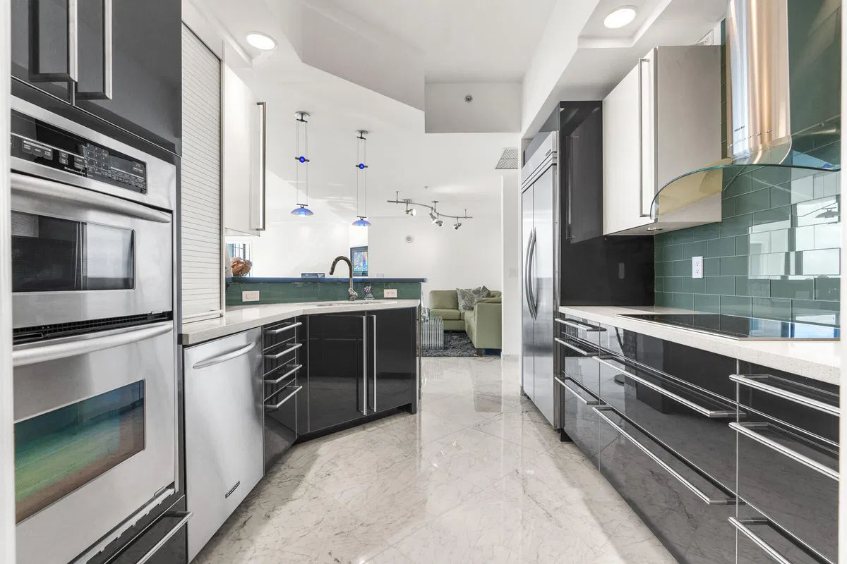 One City Plaza Unit 1203 photo 4
