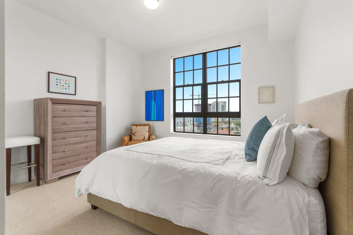 One City Plaza Unit 1002 photo 37