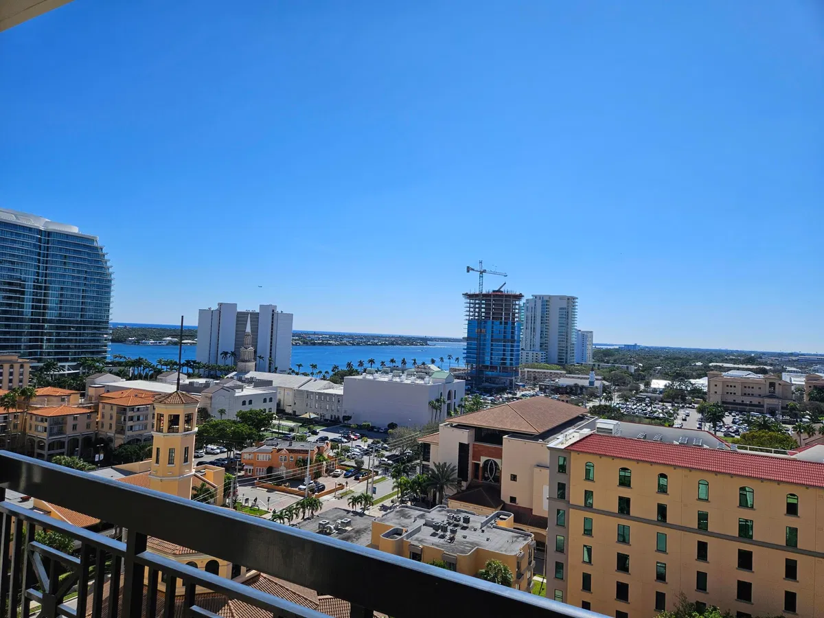 One City Plaza Unit 1002 photo 40