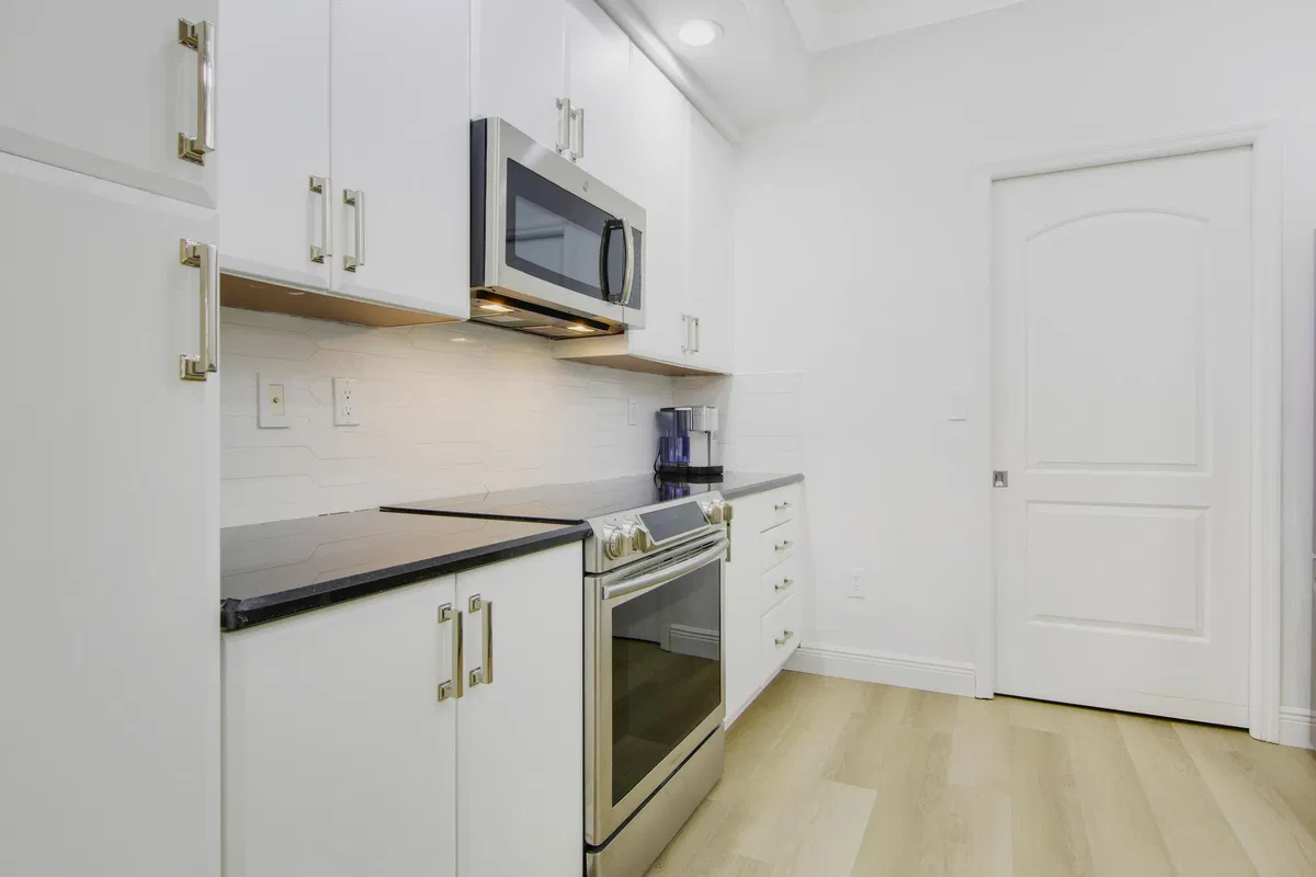One City Plaza Unit 714 photo 13