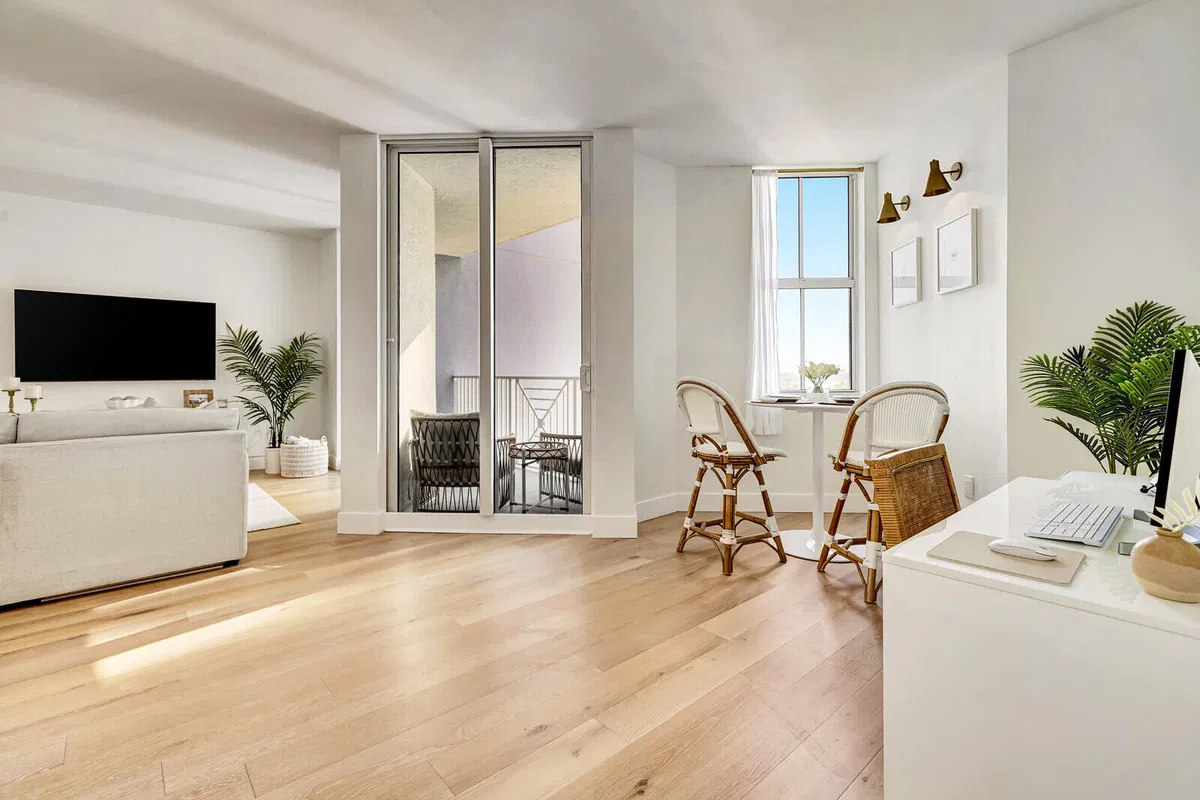 The Strand Unit 607 photo 16