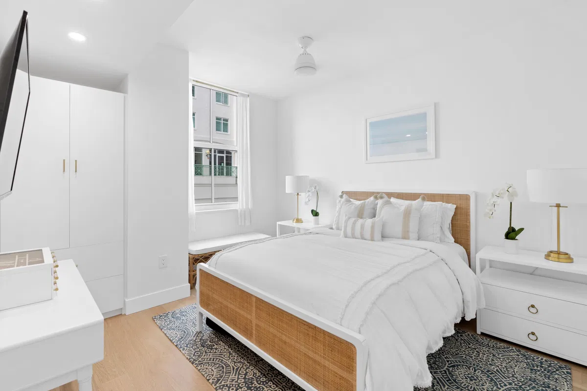 The Strand Unit 607 photo 22